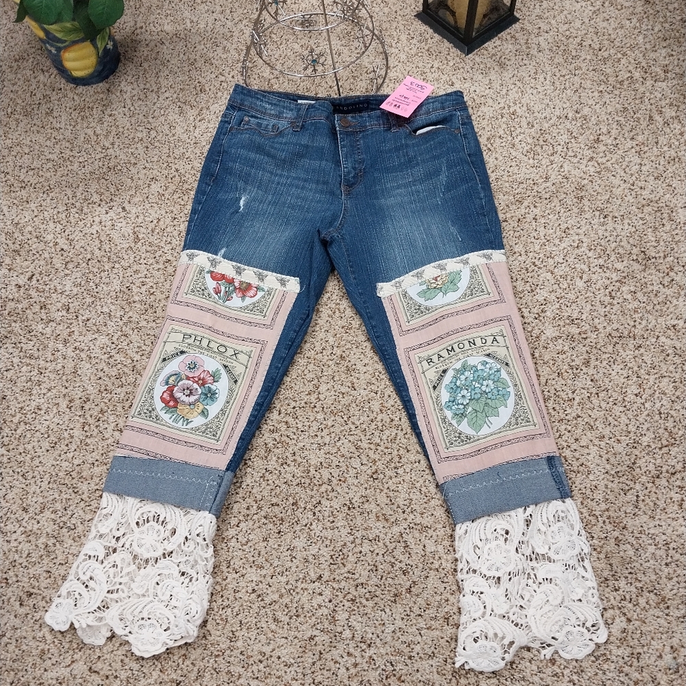 3003 Size 12p Bandolino Karyn Cropped Upcycled Jeans